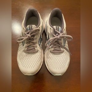 Brooks Running shoes!!